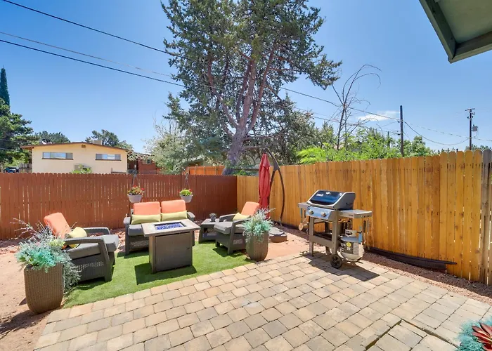 Holiday home 3 Mi To Dtwn Red Rock Retreat With Patio *